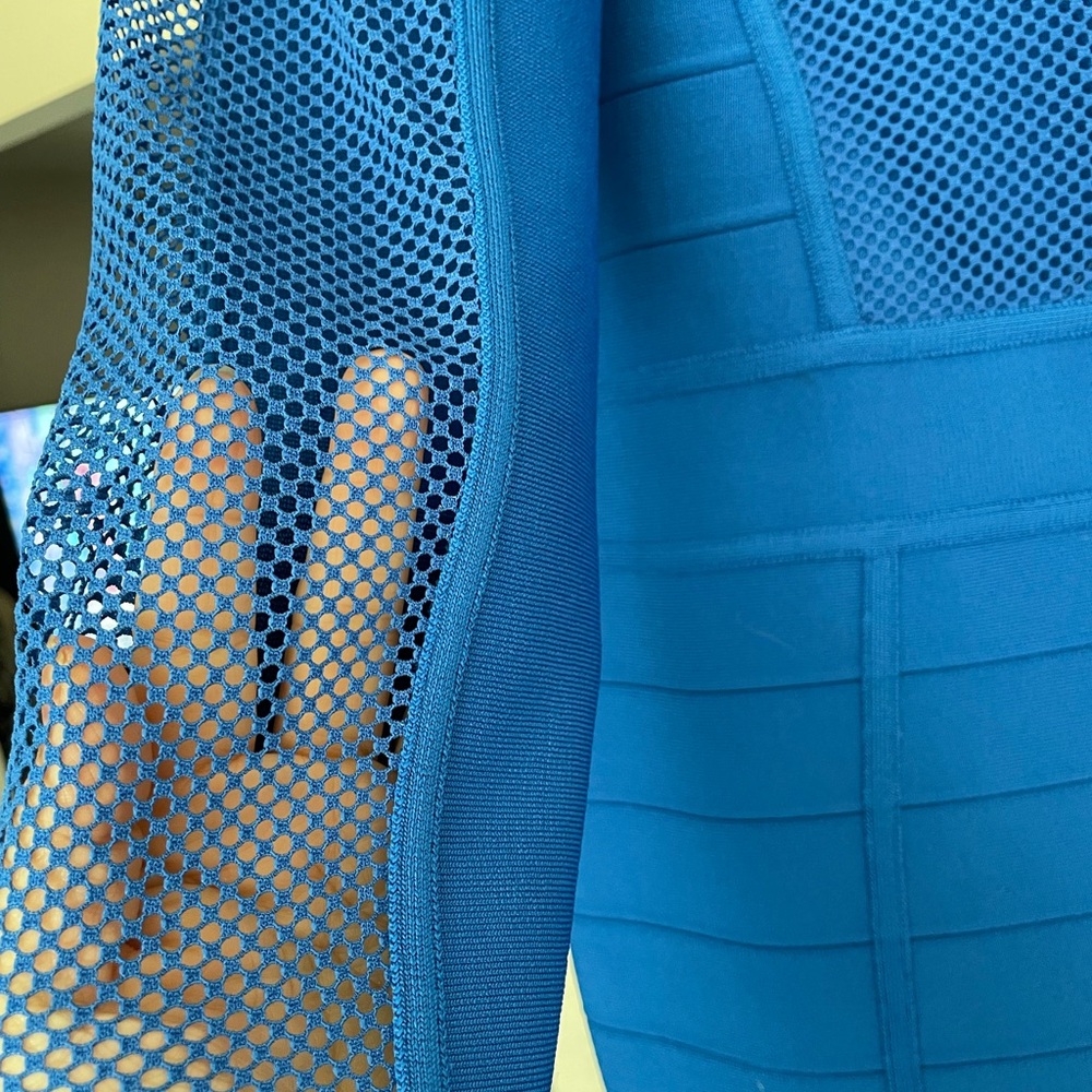 Venus new blue expandex dress makes your curbs look good